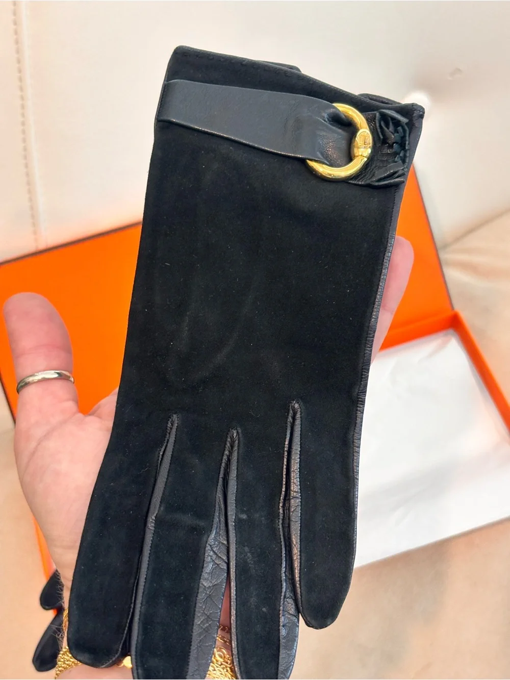 Hermés Black Suede & Lambskin Leather Chaine d’Ancre Women’s Gloves W/ Box